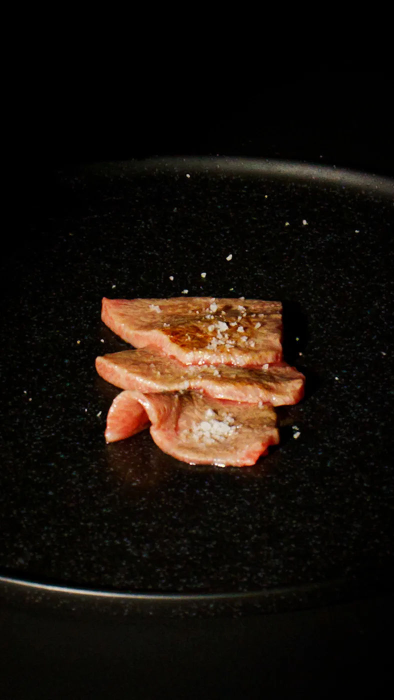 Wagyu Strip-Loin Miyazaki A5 flambiert